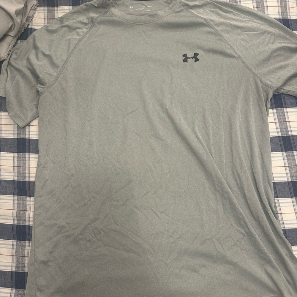 Under Armour Men's Light Gray Short Sleeve Tee